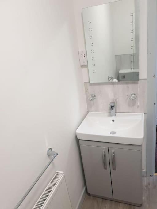 Garnett - Comfy Apartment, Great Location! Apartment
